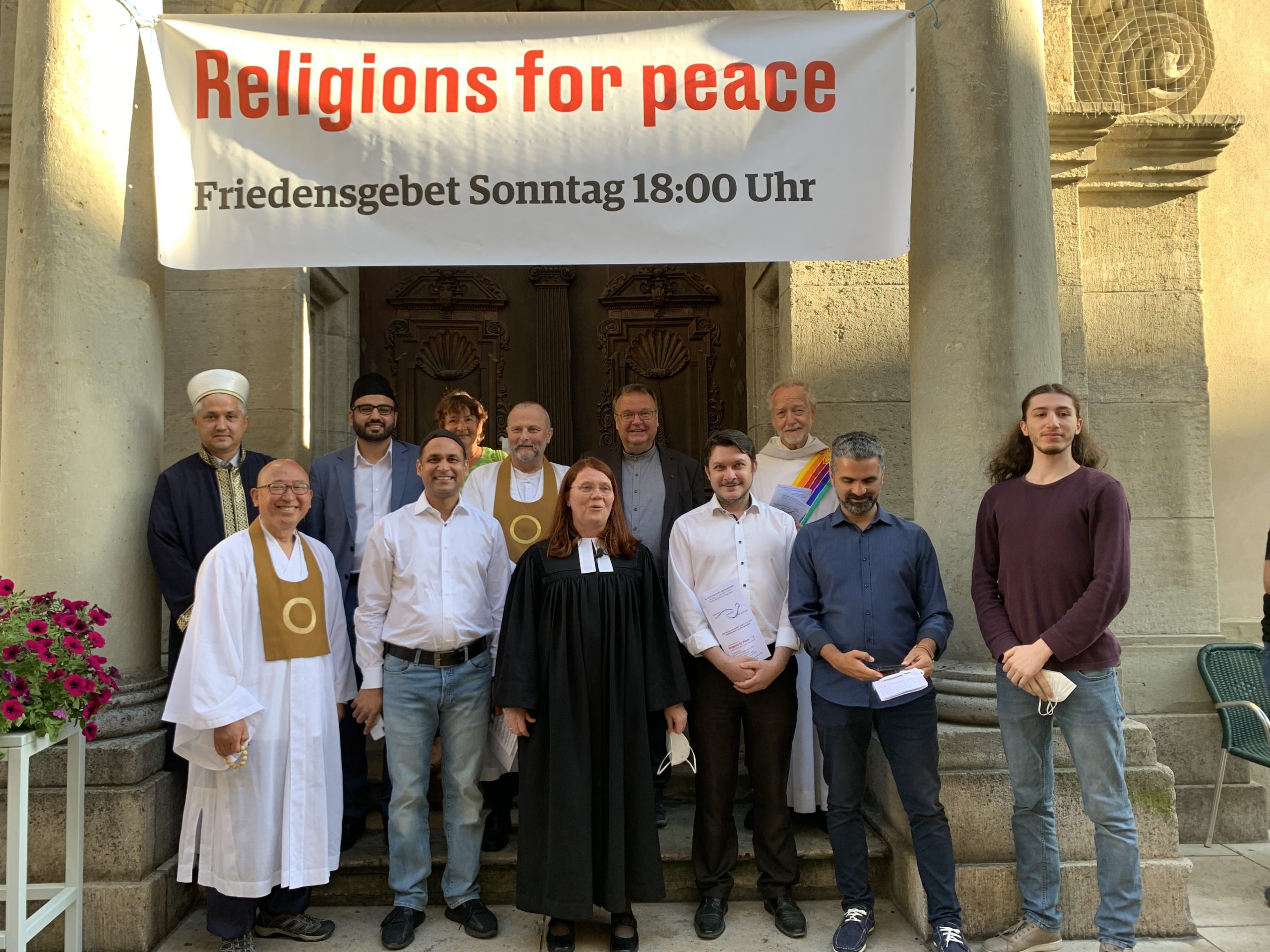 Interreligiöses Friedensgebet von Religions for Peace (RfP) als  Auftakt des alternativen Bürgerfests der Sozialen Initiativen e.V.